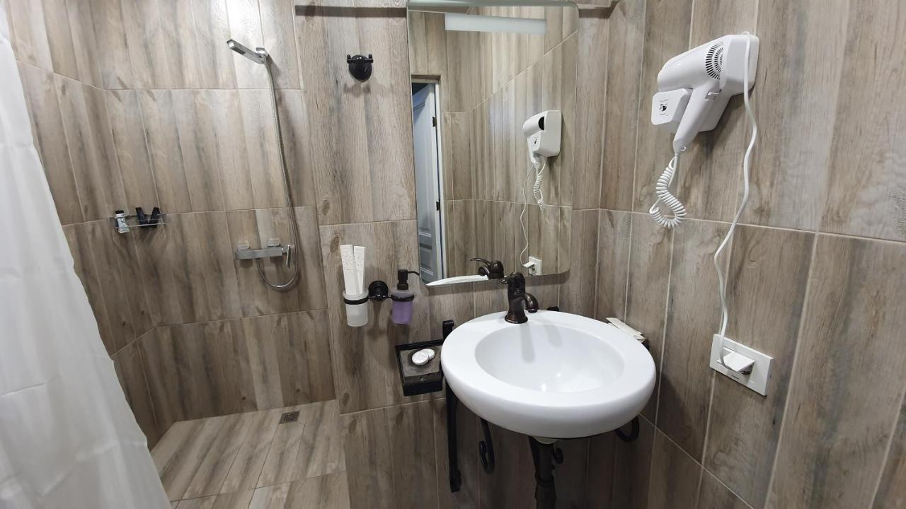 Jinjotel Gyumri Guiumri Exterior foto